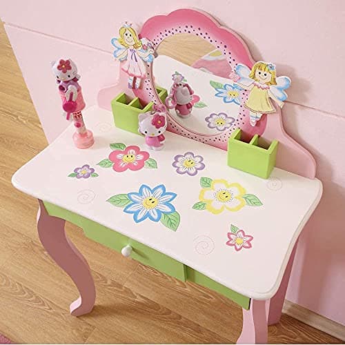 Girly dressing table with fairies for a perfect girl bedroom
