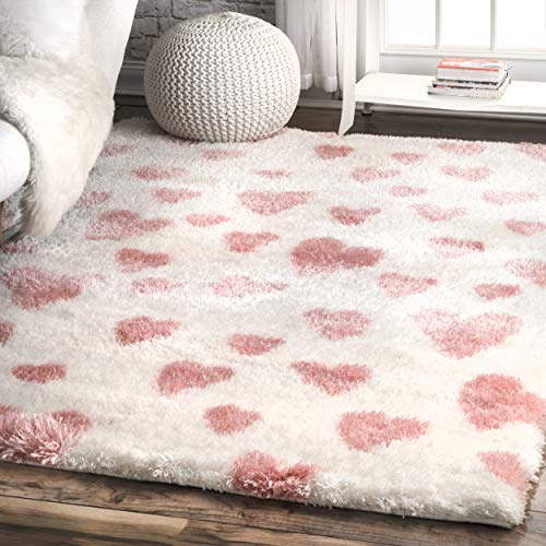Heart pattern for this girly and fluffy carpet